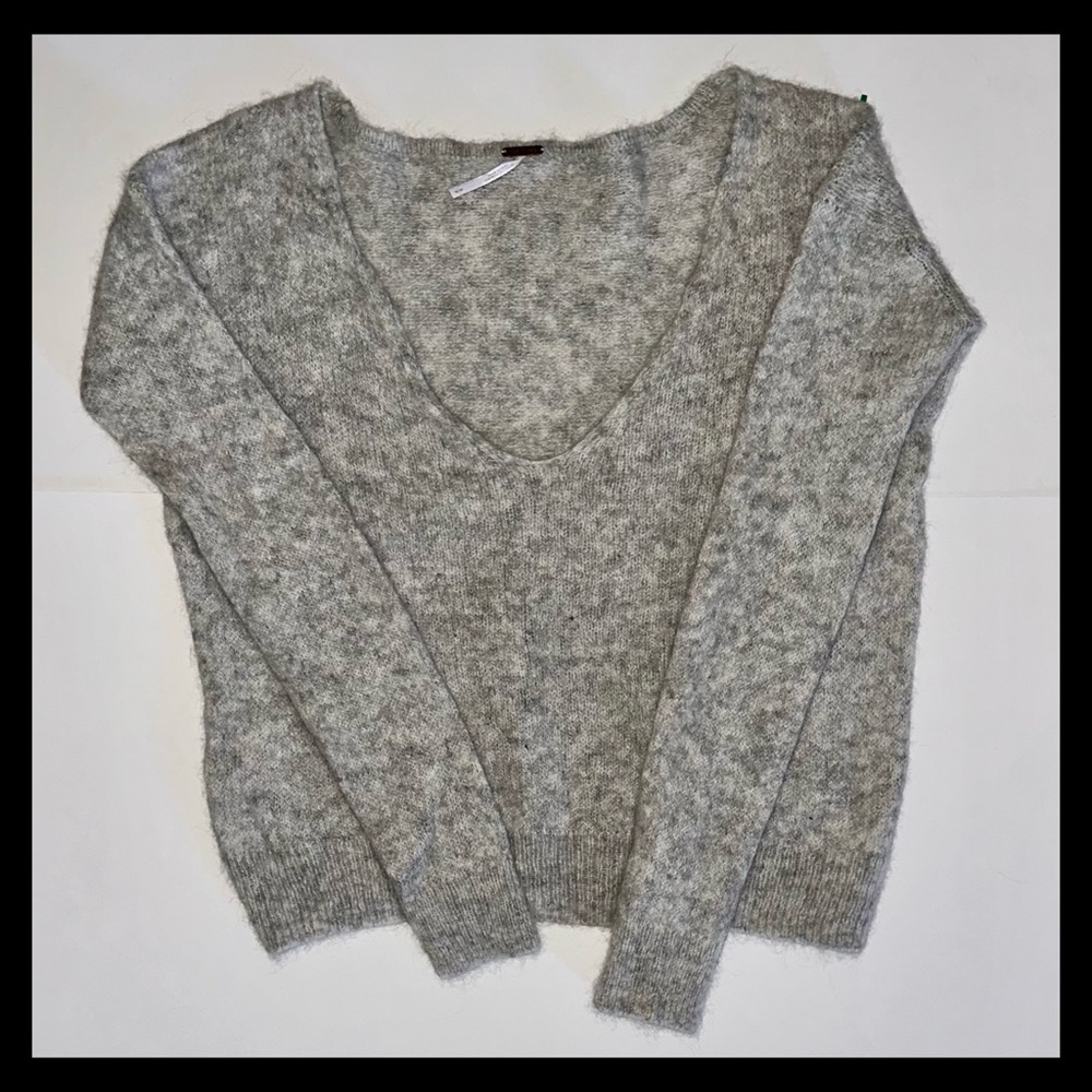⬇️ $DROP ⬇️ Free People Sweater